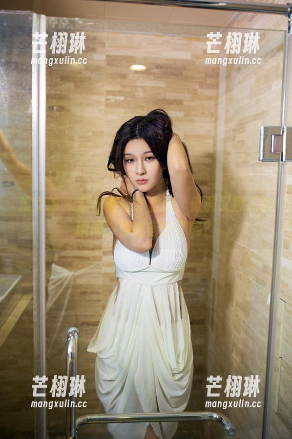 推女郎 - 赵纹清婚纱套图，低调又撩人的瞬间，你准备好了吗？