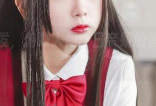 一头短发，俯瞰人间：日奈娇的修女写真图包