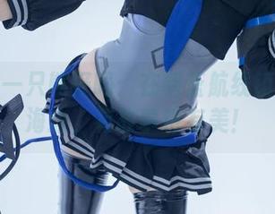 精选是一只熊仔吗：在碧蓝航线镇海的大海边，有故事也有美！