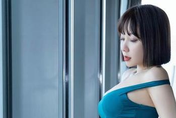 微密圈 – 在黄色战袍里绽放，果儿Victoria的写真集犹如波斯猫的优雅！
