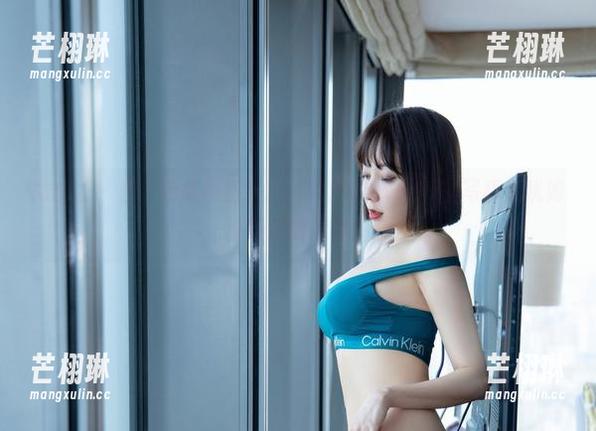 果儿Victoria 微密圈 - 在黄色战袍里绽放,果儿Victoria的写真集犹如波斯猫的优雅!