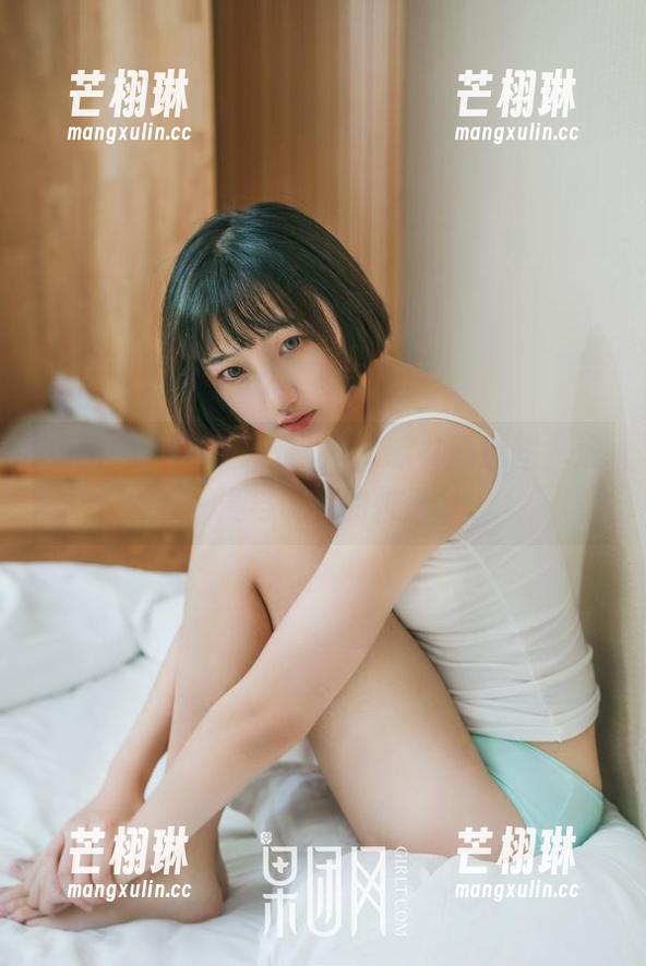 果团网 - 一秒入戏：龚玥菲礼服原图，浪漫与现实的较量