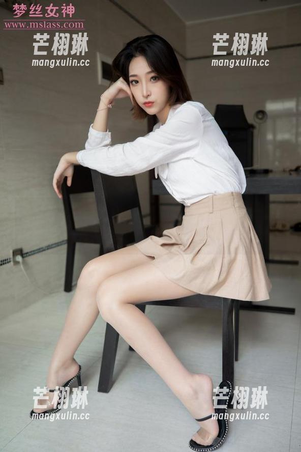 梦丝女神 - 刘诺私房美图：看似温柔，心里却在小鹿乱撞