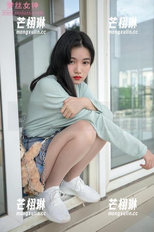 梦丝女神 - 泳池派对独白：玥玥图包精选，随意摇曳的浪花和心情