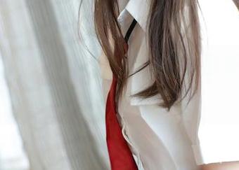 模范学院 – 不可错过的小牛奶最新图片，清纯之美展现无遗。
