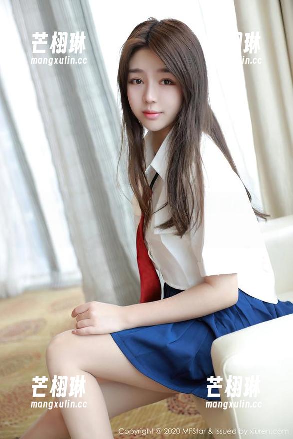 模范学院 - 不可错过的小牛奶最新图片，清纯之美展现无遗。