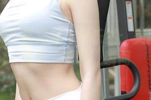 模范学院 – 高跟鞋与黄乐然：美图背后的那些‘秘密’瞬间