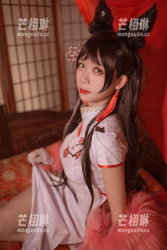 樱落Selena与斯卡蒂的泳装邂逅：这套cos图集果然是夏日必备！