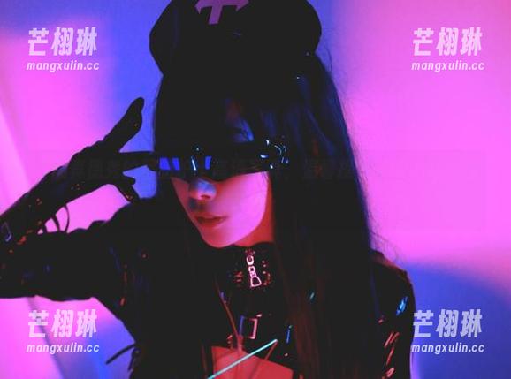 清颜真德秀的黑暗护士高清写真，温馨提示：请勿在饭前查看！