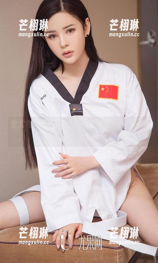 爱尤物 - 吊带初拥抱，夏沫沫的美图分享带你飞