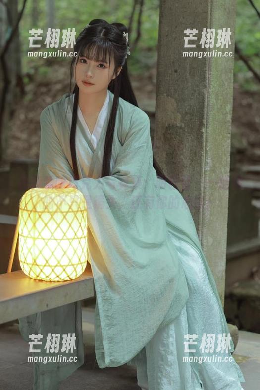 白莉爱吃巧克力写真集：明日香——翻转的不只是镜头，还有你的心情！