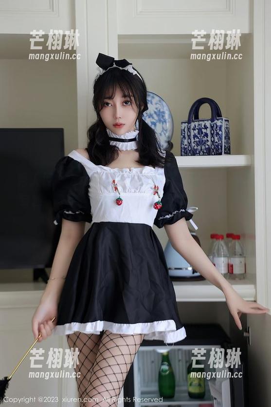 秀人网-Emily尹菲 秀人网 - Emily尹菲带你进入夏天:免费写真,下载来养眼,保证你再也不想看风景!
