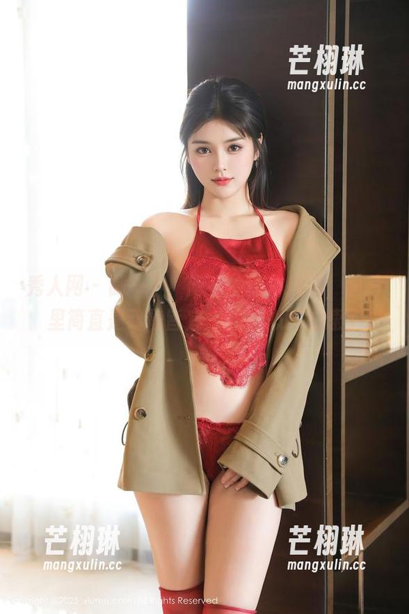 秀人网 - 戳一下！南乔最新体操服，图片里简直是动静皆宜，让我心跳加速了