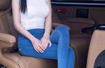 秀人网 – 吃白菜的vi菜菜旅拍作品：在阳光下，我和风景的尴尬摆姿势合集！