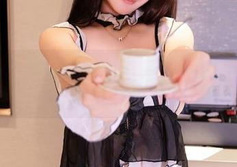 秀人网 – 白裙下的秘密，周琰琳LIN写真福利给你点什么？