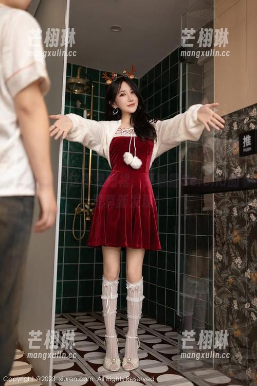 秀人网 - 这不是短裙，是娜露Selena的写真新发现！