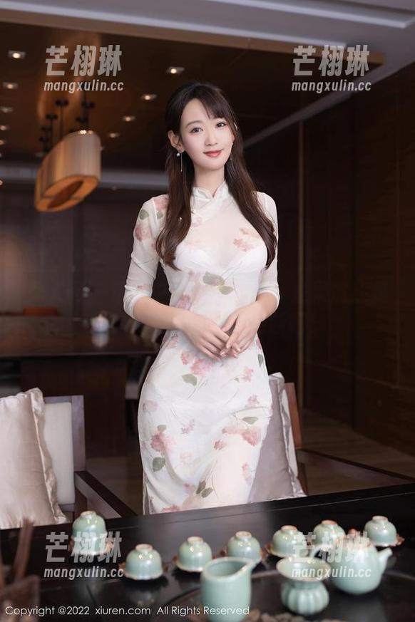 秀人网 - 运动中的小果冻儿：是果冻还是女神？看原图自己判断吧！