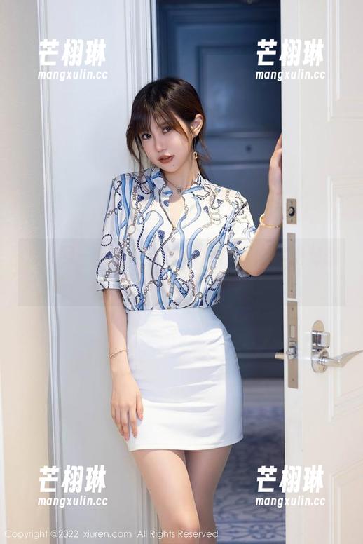 秀人网 - 杨倩倩的海边照片集：你绝对想不到的沙粒演绎