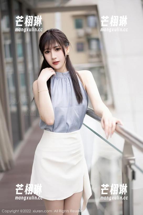 秀人网 - 林文文礼服写真，宛如进入梦境般的图册，恨不得梦里也有她！