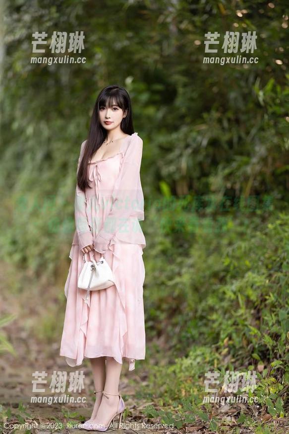 秀人网 - 果儿victoria的死库水在线图集：仿佛每张都在说‘快来看看我’！