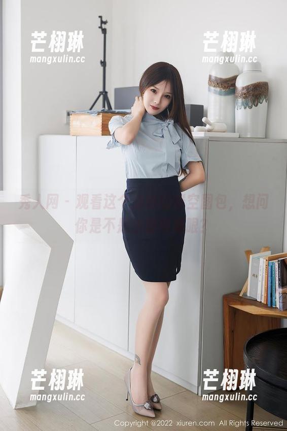 秀人网 - 观看这个清妙的镂空图包，想问你是不是也觉得晃眼？