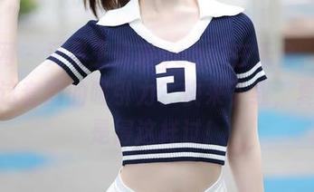 秀人网 – 又是王馨瑶yanni在天台，谁能抗拒这套图的吸引力？快来下载，夏天就是得这样过！