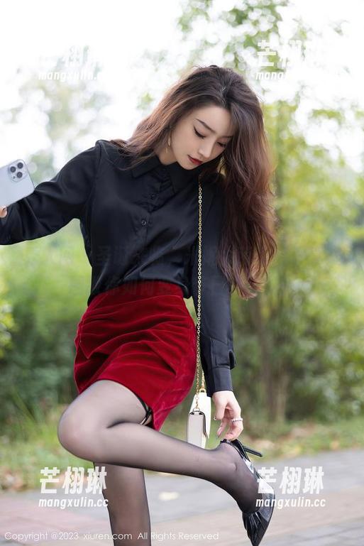 秀人网 - 圣诞来临，米妮大萌萌用写真套图教你如何变身节日小精灵！