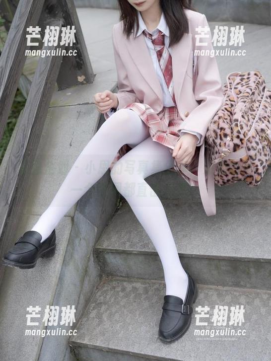 紧急企划 - 小恩的写真集分享，姐姐的每一个瞬间都直击心灵！