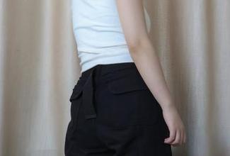 绮梦摄影 – 月月的最新瑜伽作品，光线、影子都惹人遐想，唔…太有感觉了！
