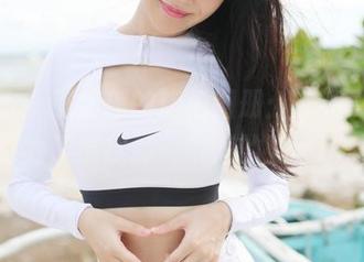 美媛馆 – 王馨瑶的旅拍图册：光和影，都是为了捕捉那一瞬间的温暖吧。