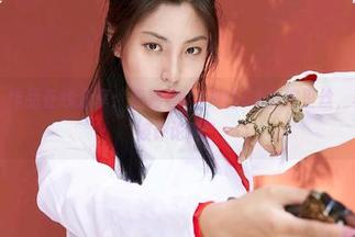 蜜桃社 – 作品在线分享：韵莉娜VANILLA的裤里丝，真的不怕被评论吗？