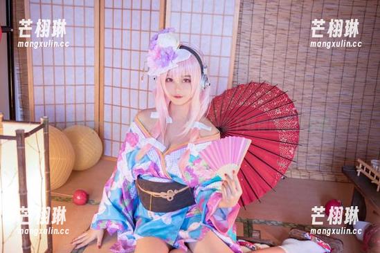 潜入蜜汁猫裘的泳衣世界：快来网盘下载你的夏日灵感！