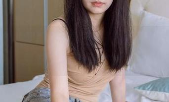 袜啵啵 – 翻翻这组甜甜圈的低跟鞋原图，感觉她的鞋子才是主角
