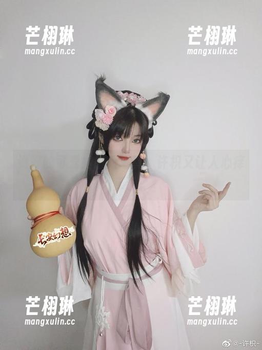 说好的可爱！最新写真，许枳又让人心痒痒了。