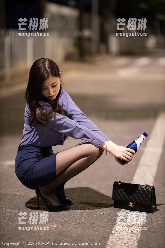 语画界 - 优雅与认真：雅雯秘书式的高清壁纸，真是让人脸红心跳！