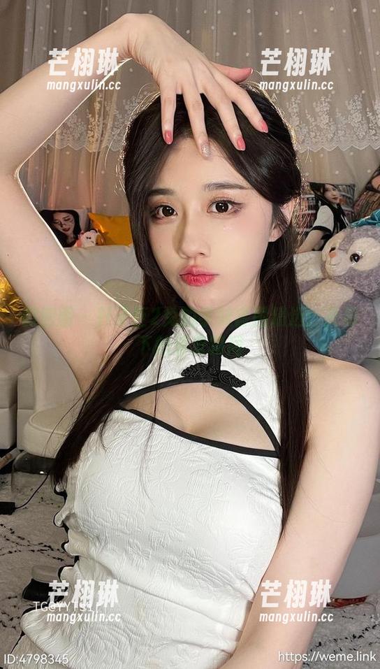 微密圈 - 轩子巨2兔的学妹套图精选：光影下的俏皮瞬间