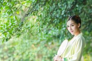 轰趴猫 – 艾小青在线：跟随少女的足迹，领略惊艳作品！