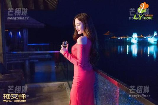 青豆客 - 在线图集里的牛仔裤史诗：琪琪qlql如何把这件单品穿出新高度？