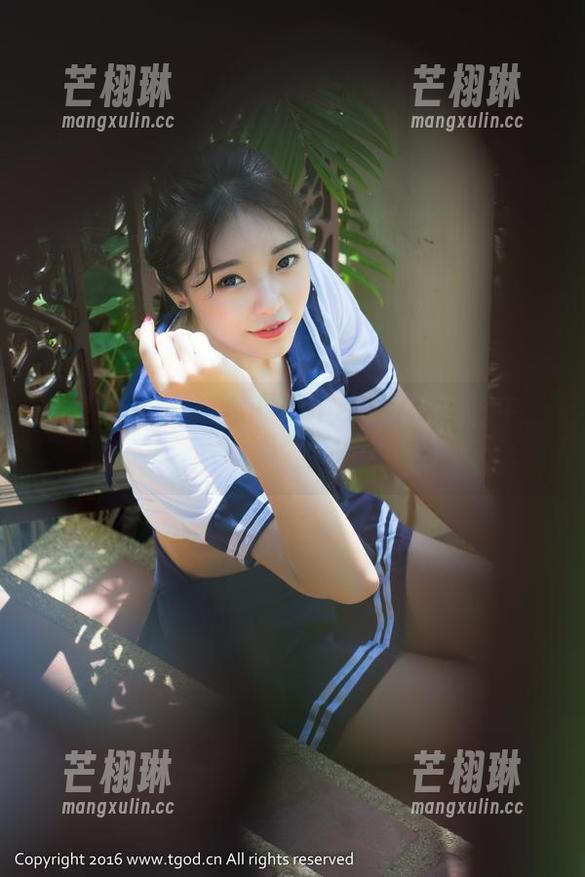 青豆客-萌琪琪Lrene 青豆客 - 在萌琪琪Lrene的写真图库中,学姐似乎在跟我眨眼?