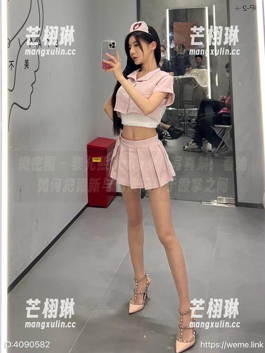 微密圈 - 黎允熙baby女仆写真集：看她如何把清新与俏皮玩弄于股掌之间